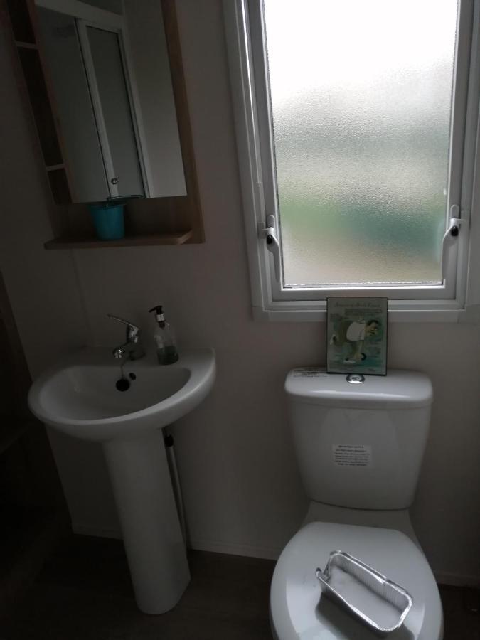 69R Seawick 2 Bedroom Caravan . New For 2022 Saint Osyth Экстерьер фото