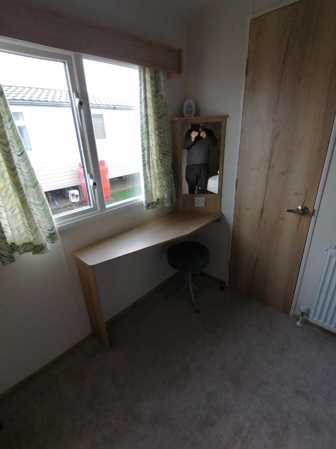 69R Seawick 2 Bedroom Caravan . New For 2022 Saint Osyth Экстерьер фото