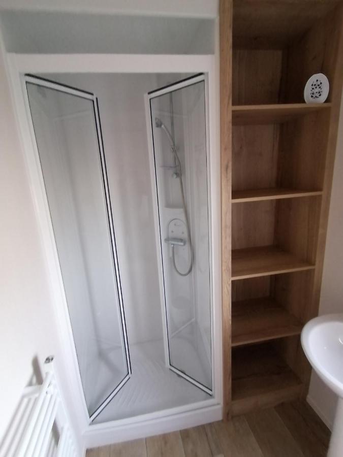 69R Seawick 2 Bedroom Caravan . New For 2022 Saint Osyth Экстерьер фото