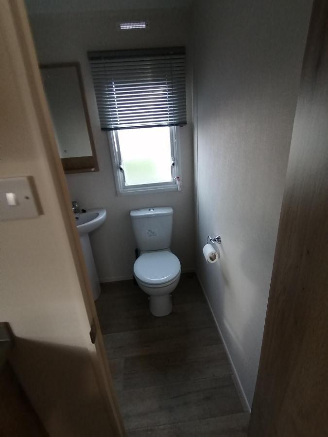 69R Seawick 2 Bedroom Caravan . New For 2022 Saint Osyth Экстерьер фото
