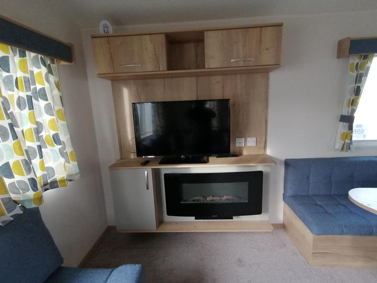 69R Seawick 2 Bedroom Caravan . New For 2022 Saint Osyth Экстерьер фото