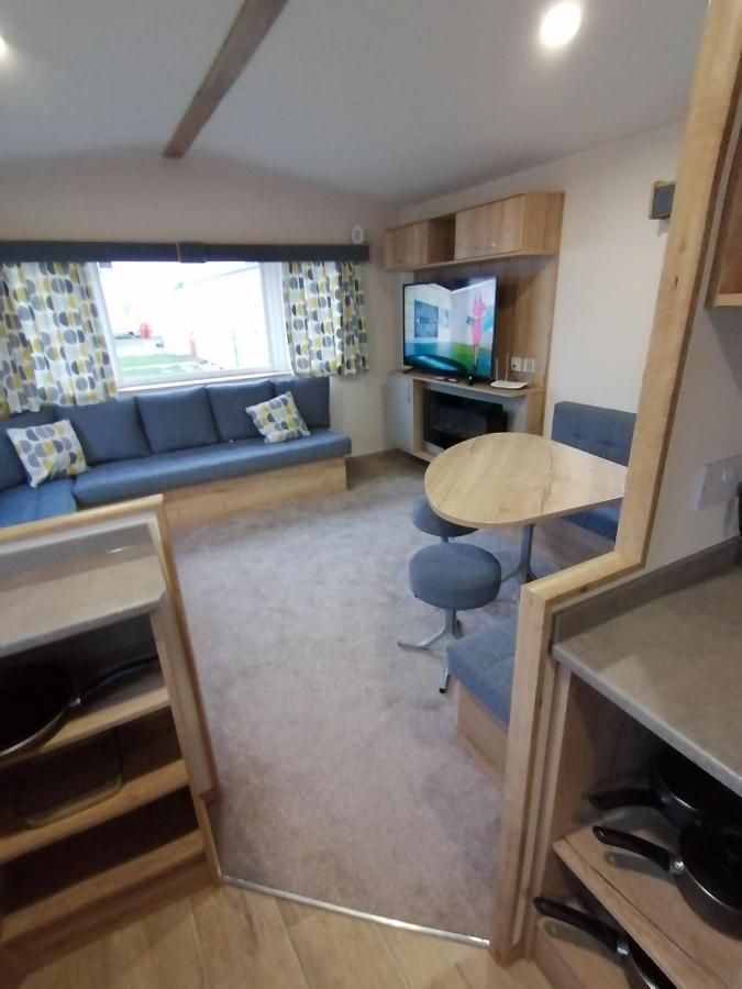 69R Seawick 2 Bedroom Caravan . New For 2022 Saint Osyth Экстерьер фото