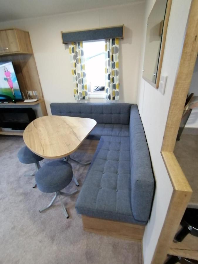 69R Seawick 2 Bedroom Caravan . New For 2022 Saint Osyth Экстерьер фото