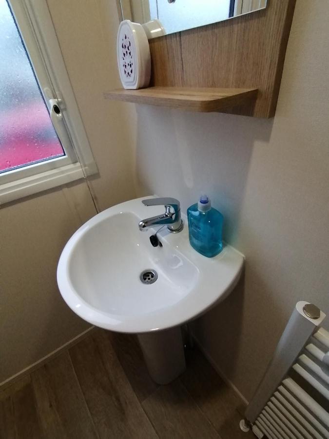 69R Seawick 2 Bedroom Caravan . New For 2022 Saint Osyth Экстерьер фото